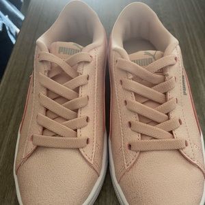 Brand New Girl Puma Sneakers. Size 1.  Pink